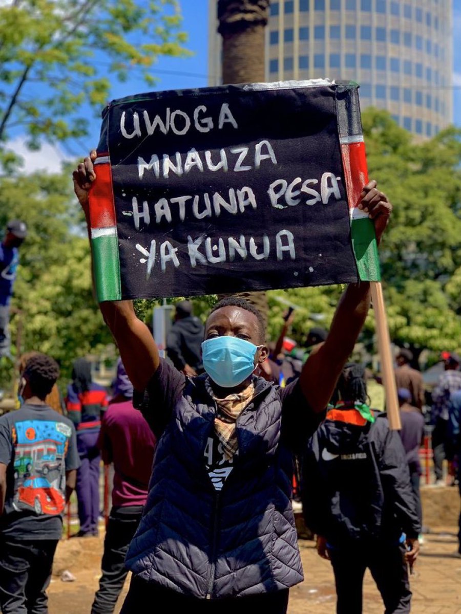 Timely_ke's tweet photo. A thread of June 25th pictures making history for the World. 
Yanii The PEOPLE SHALL 

#SiriNiNumbers
#June25th https://t.co/UHlQnk8lXW