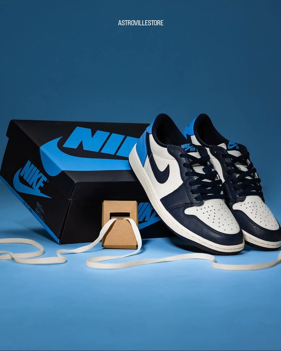 AstrovilleSt0re's tweet photo. THE NIKE AIR JORDAN 1 LOW ‘OBSIDIAN UNC’

#sneakers #jordans #jordan1 #shoes #obsidian #jordan1low #jordanlow https://t.co/oTSrW3R6Az