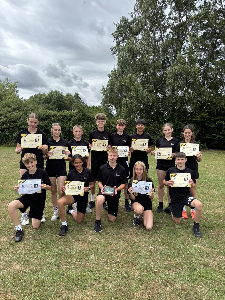 CharnwoodPE's tweet photo. A huge well done to our U13 Rounders team who finished 1st place at the DRET Small Schools Rounders tournament yesterday!⚾️👏🏻🥇 Well done!

#TeamCWC 💚🧡 https://t.co/TXLM3tupnc