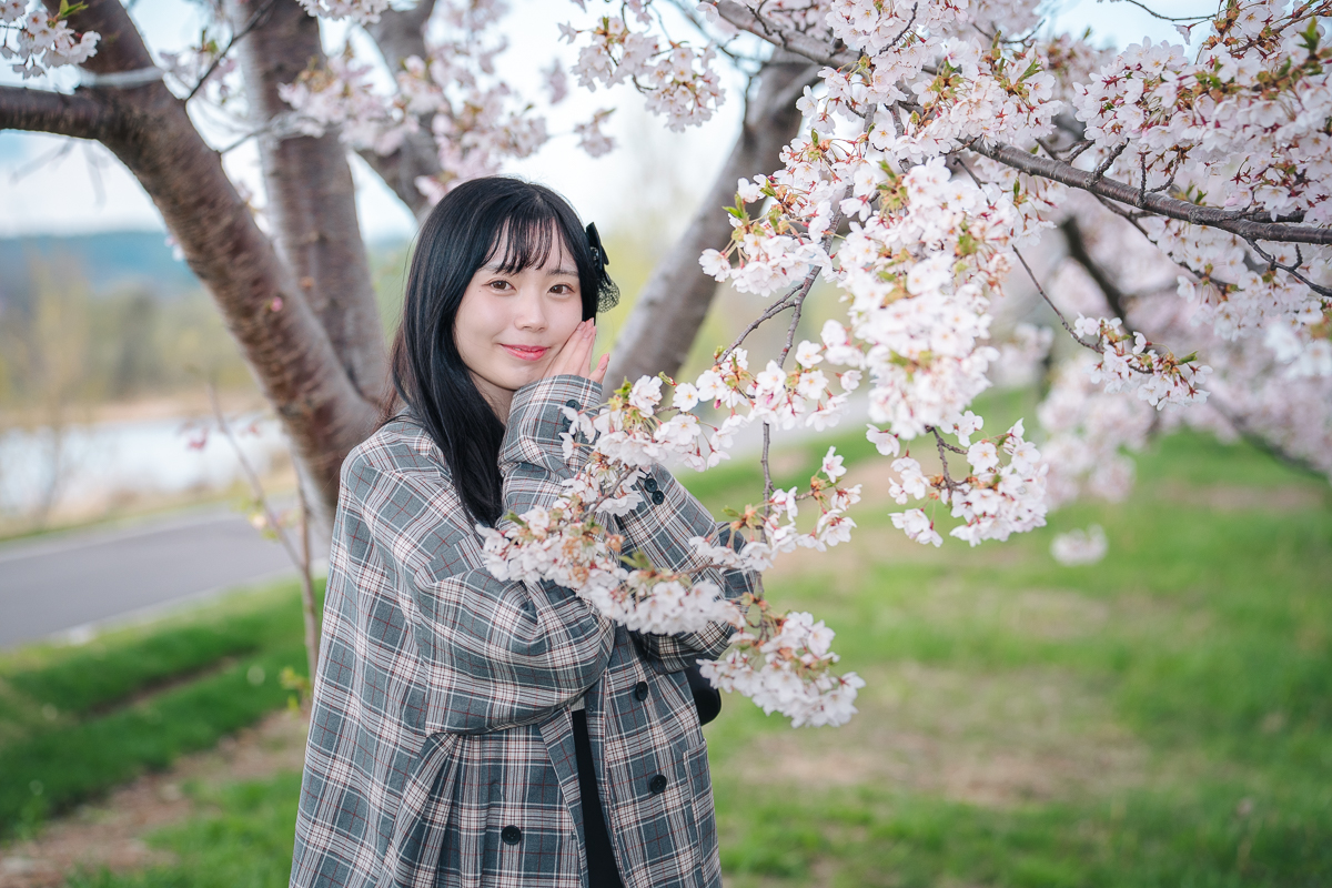 model: 八木沢彩さん <a href="/aya_yagisawa/">やーや🌈　（八木沢あや）</a>
2025年4月 余市町撮影会
#スタジオエス <a href="/sapporo_studioS/">スタジオエス 札幌</a>
#レッドポートレート