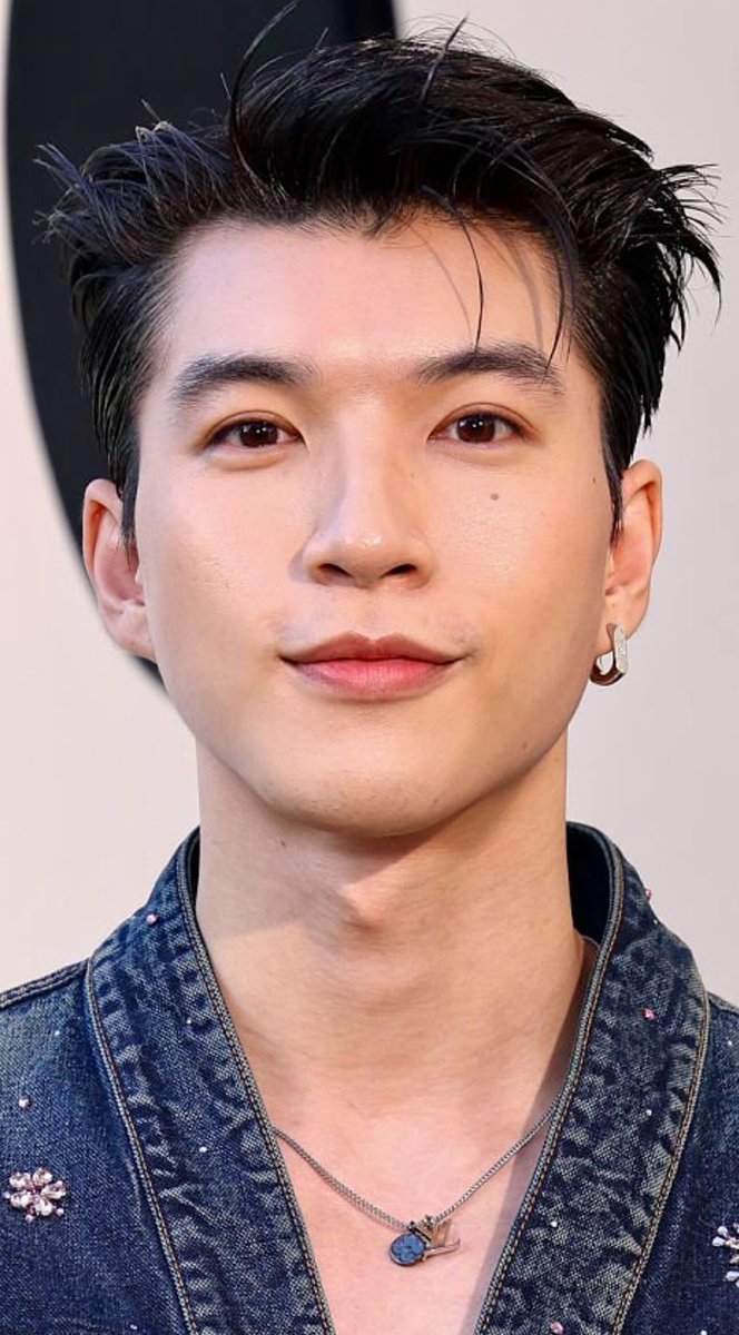 Lu6inda2's tweet photo. Cận cảnh vẻ đẹp quyến rũ ,cuốn hút của HIEUTHUHAI qua ống kính gettyimages

@louisvuitton
HIEUTHUHAI in Paris for LVMenSS26
#HIEUTHUHAIxLVMenSS26 https://t.co/3U4hj4APLR