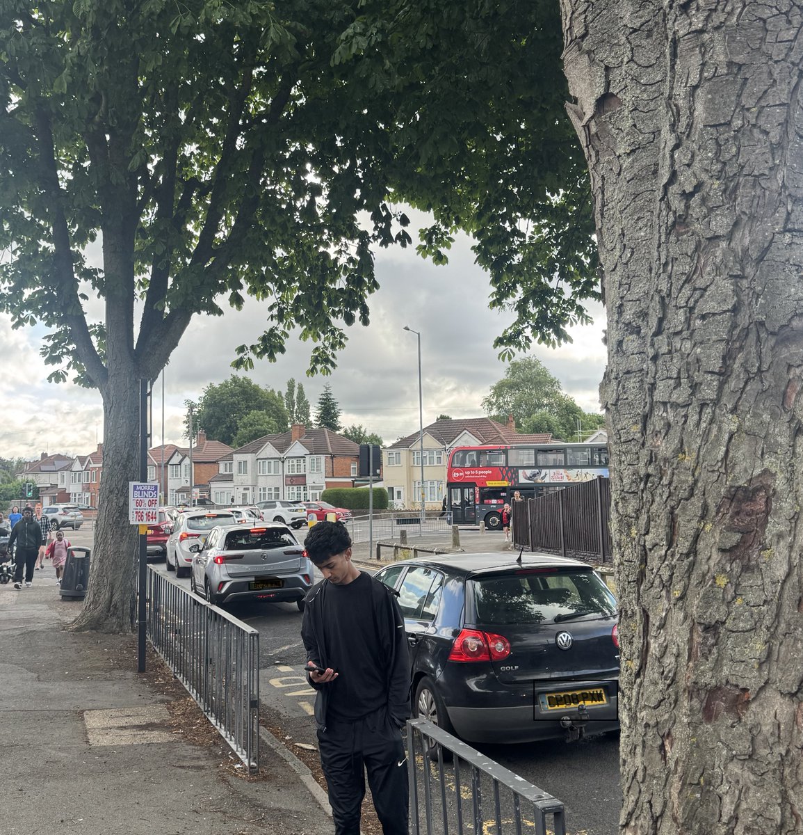 Temporary lights near the school are creating major traffic jams at peak times.

Please ensure you leave plenty of time for drop off and pick up. Also, please remember safety - several children were spotted exiting cars into the middle of the road this morning. 

#RoadSafety 🚦