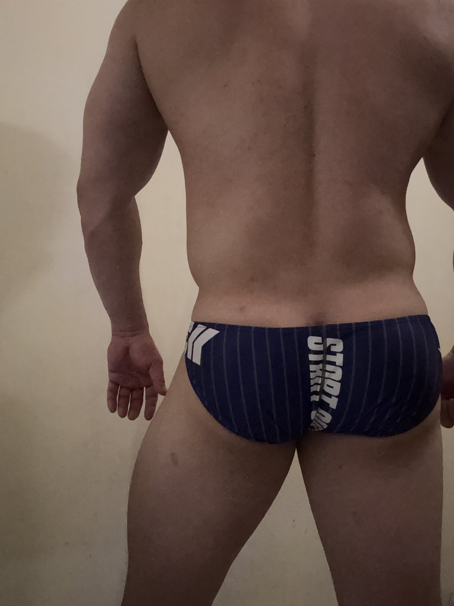 最近買了很多內褲🤭🤭🤭
這款藍色黑色我都愛