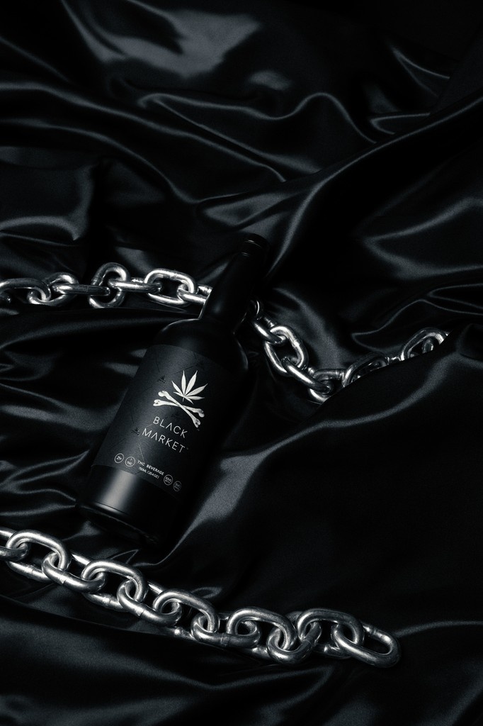 drinkblackmkt's tweet photo. Five milligrams of sin.⁠
Served in crystal. ⁠
Felt in silk.⁠ https://t.co/IzNdwb0t3I