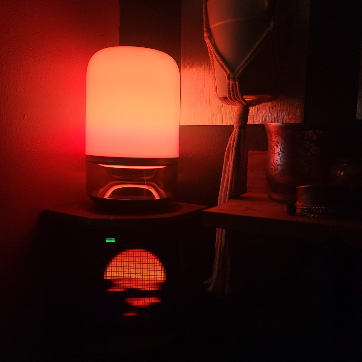 FaintlyCurious's tweet photo. Just enjoying the new #GoveeGamingPixelLight and #NewProduct #GoveeTableLamp2Pro with #JBL #JBLSpeaker  #Govee @GoveeOfficial https://t.co/nrciLZLNnX