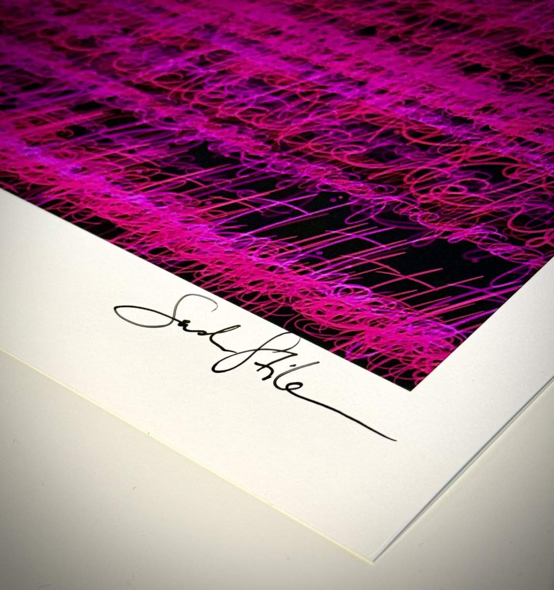 iconic__culture's tweet image. Each Art Basel WORDS BEYOND WORDS Limited Edition print by @sashastiles carries with it a level of care that extends far beyond the image itself.
• Museum-grade Hahnemühle Photo Rag Baryta 315 GSM
• Hand-signed & numbered
• NFC-enabled COA linking to digital provenance
•…