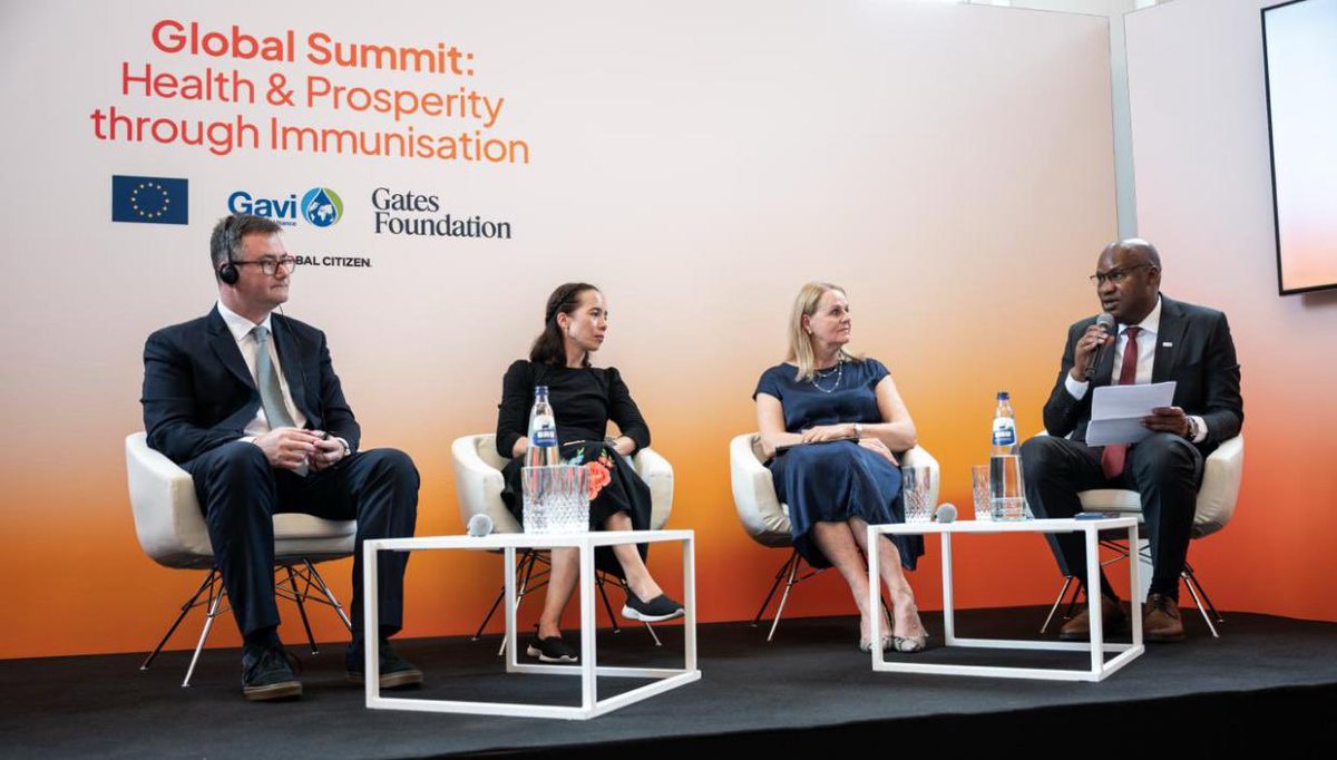 Thrilled  to have participated in "The Global Summit: Health &amp; Prosperity Through Immunisation" where I emphasized #AI’s potential to accelerate #vaccine development and improve #healthresilience.
 
#ForOurFuture