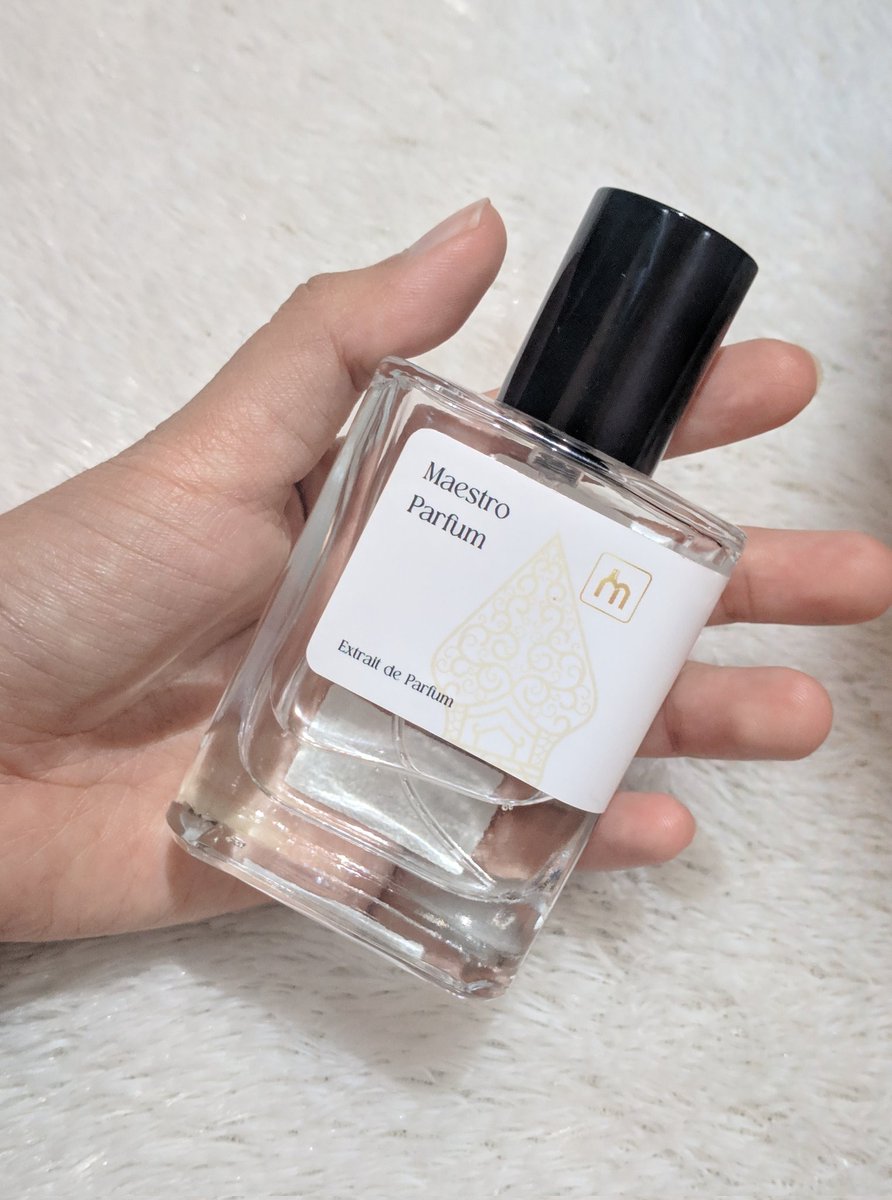 nayaaa_251's tweet photo. Another parfum brand lokal 50k yang tahan lama

Semalem dinotice crush "kamu wangi banget"🥹
Wah saltingnya bukan maen guys🤣
Tersedia ukuran 35 ml, 50 ml, atau 100 ml loh!
Aku pake yang varian lovely Luwi ya
Free tester parfum varian lain juga loh

https://t.co/gzW9TpAuTl https://t.co/f22yxQ5EHK