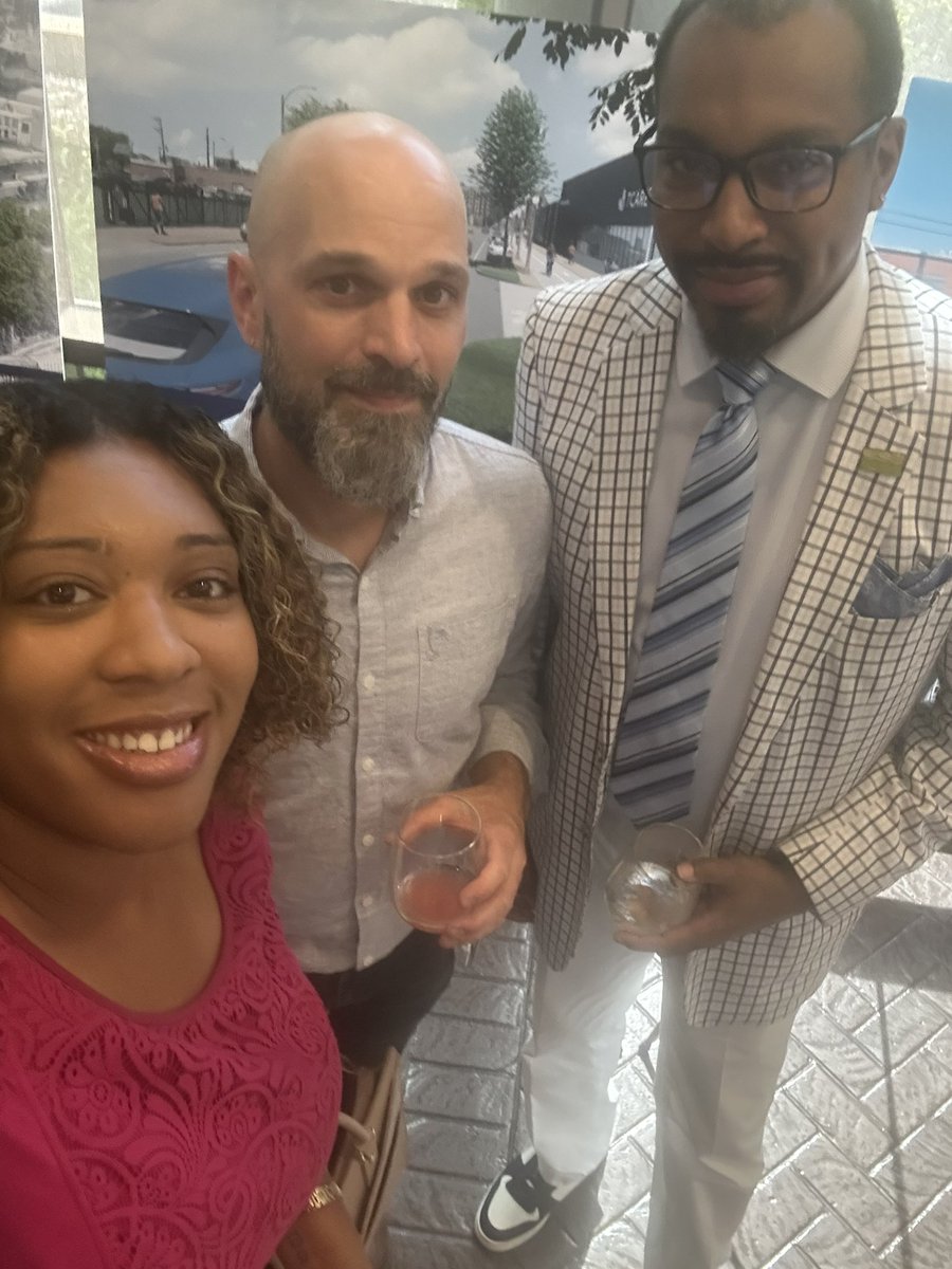 On Monday, we officially broke ground for the Tower Grove Connector project! I was happy to support this project with ward capital funds, as I believe these types of connections are vital to our City as they improve pedestrian and cyclist safety!