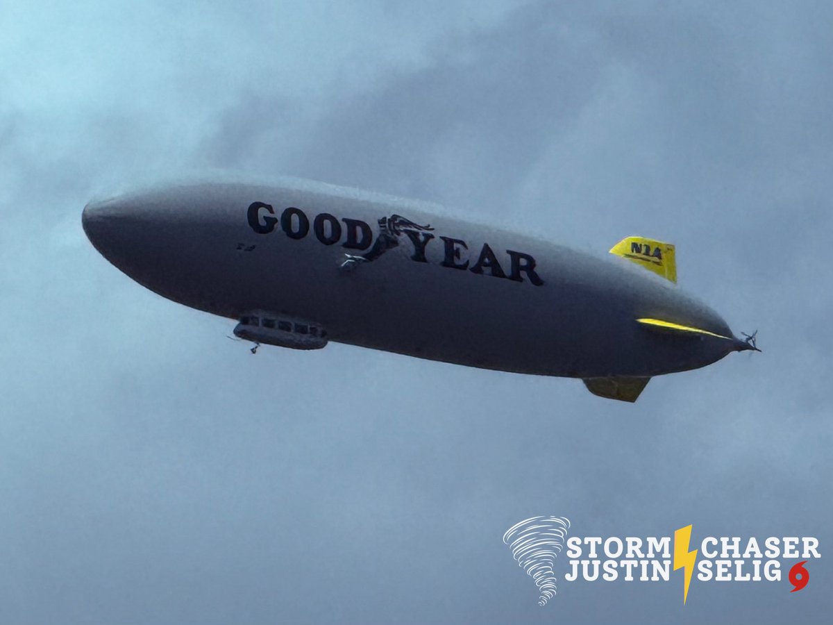 SevereWeatherPA's tweet image. The Goodyear Blimp was seen flying over Eastern Pennsylvania today, en route from Plymouth, MA. I took this picture as it flew over Mohrsville, PA in Berks County. Did anyone else catch a glimpse of it in its newly redesigned color scheme? #PAWX #goodyearblimp @GoodyearBlimp