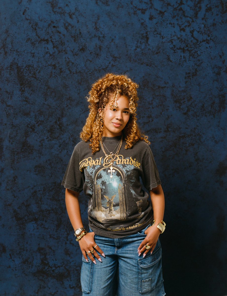 Royal Summer 25 ☀️

3 drops in and more coming. Stay tuned! 

Royallifestyleshop.com