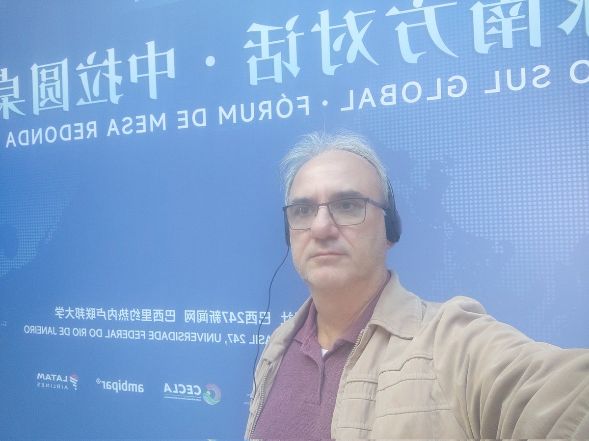 OFernandoLOBO's tweet image. Vamos avançar!!

Ah, o fone de ouvido é porque eu não entendo Mandarim. A tradução é simultânea. 🤷🏻‍♂️🤦🏻‍♂️

#Brasil
#China
#Mandarim
#GeracaoDeEmprego
#QualificacaoProfissional
#Brics
#Lobo
🙏👏👏👏🐺❤️🚀🚀