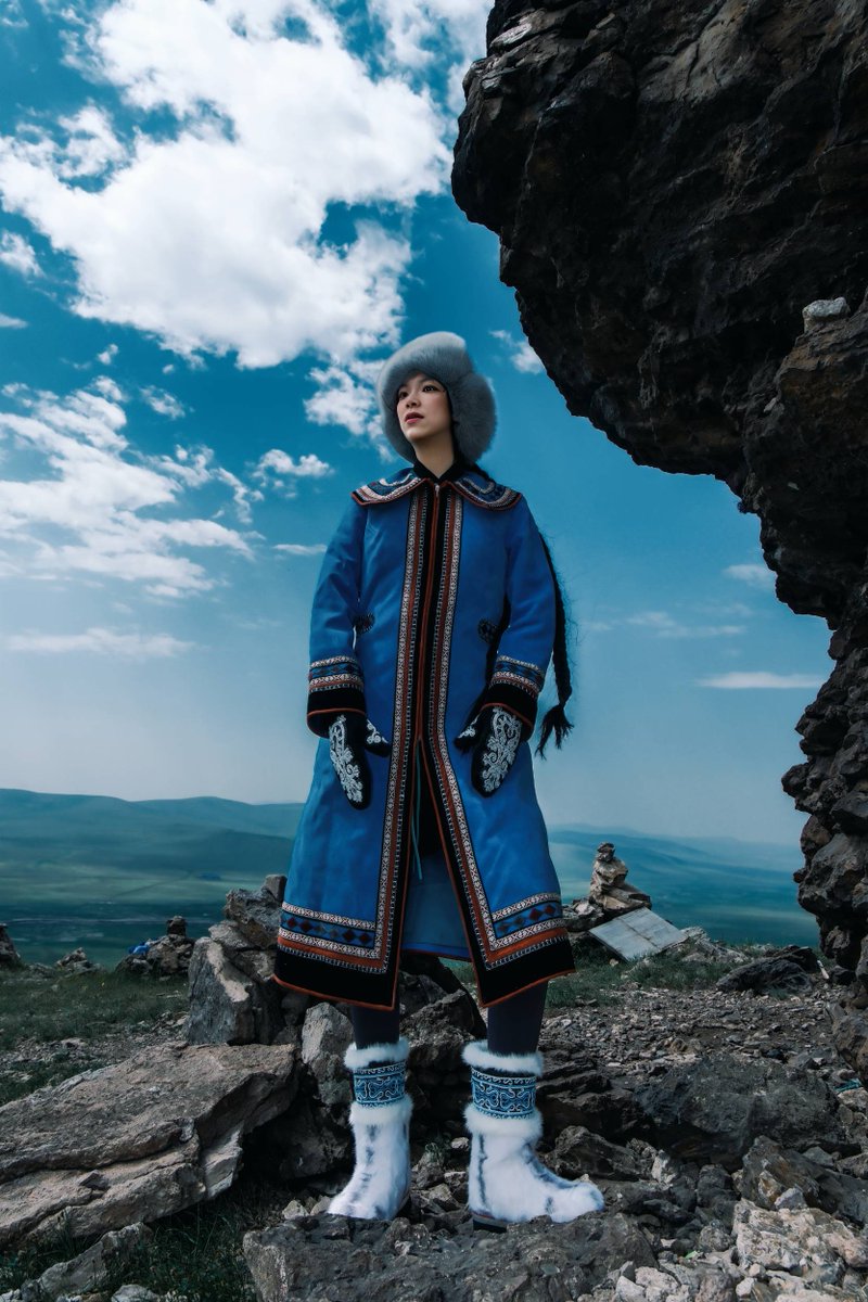 UConnCCEI's tweet image. CEO Gaofei Zhang came up with MOGSki during her first @UConn winter. Inspired by traditional Mongolian boots, she set out to build a luxury brand blending craftsmanship with performance.
"We’re not just selling boots. We’re sharing a story."
💻: mogski.com