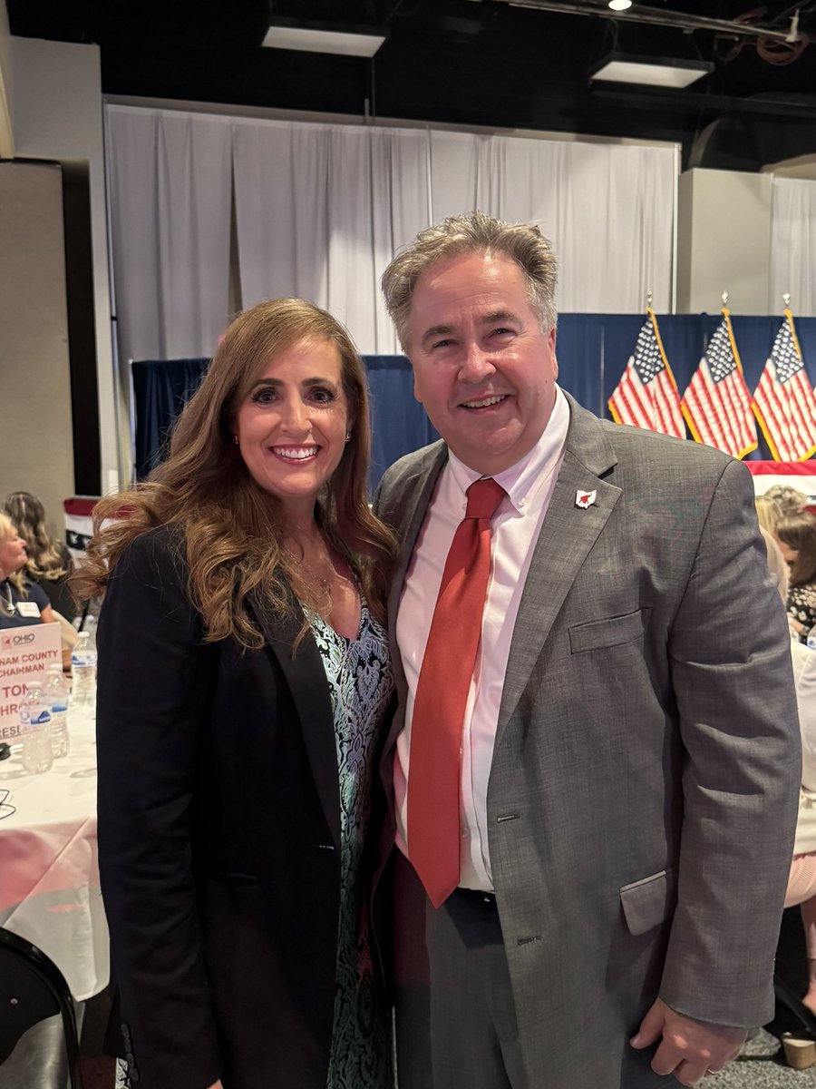 theresagavarone's tweet image. Yesterday, Ohio welcomed home Vice President JD Vance!
Thank you to my good friend @schroedertony for the invitation to join his table at a packed dinner last night as we celebrated the accomplishments of our country with strong leadership from President Trump and Vice President…