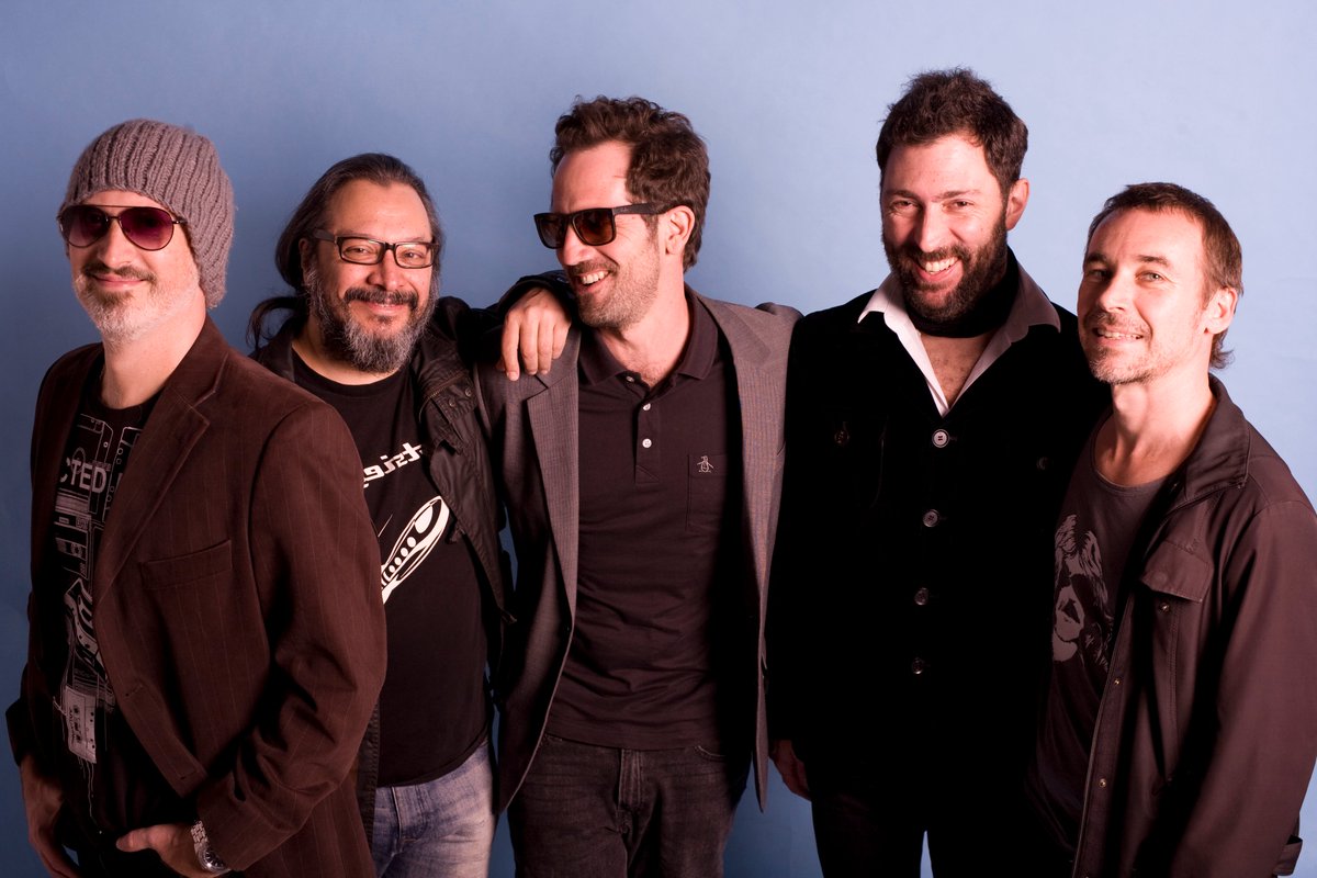 NacionalRock937's tweet photo. 🎙️AIRE
Estás escuchando Nacional Rock, no te pierdas el #2x1 de @superatones 
- Bárbara Anne 
- Cómo estamos hoy

Seguí junto a @aguscammisa en #FULGOR hasta las 17 h en #NacionalRock #TuRadio
📻FM 93.7
💻https://t.co/q3J8fIdm2y
📱https://t.co/a2Ys65XaT3 https://t.co/WHc0tS3Cf3