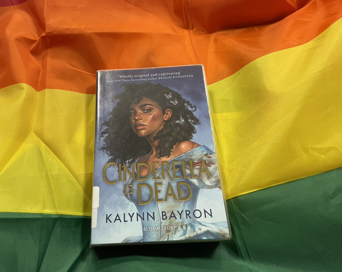 Librarian tweet media