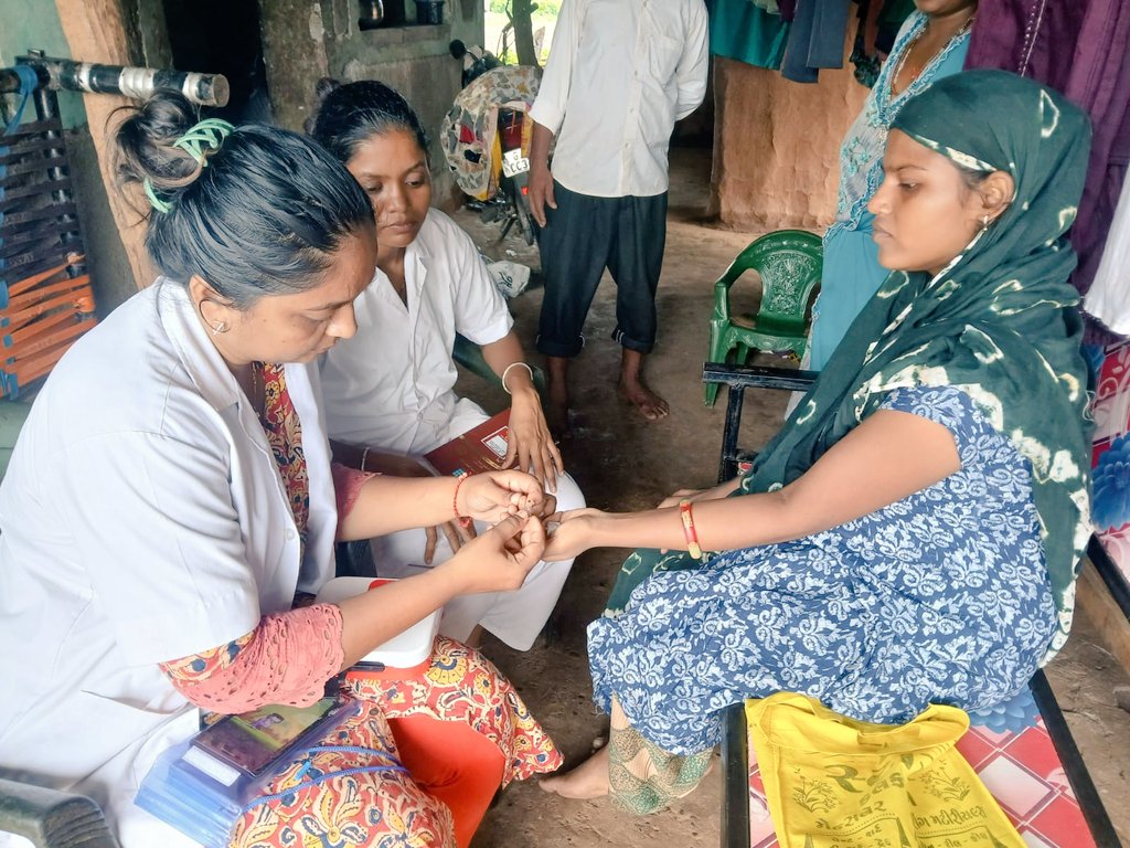 AAM_Valpor's tweet image. #AAMVALPORE
#PHCKHARETHA 
#NETRANGBLOCK
@Bharuch_Health
@DDOBHARUCH1 
આમ વાલપોરના #આરોગ્યકર્મચારી દ્વારા #વાલપોરગામમાં #PNC તથા #ANC #માતાની #ગૃહમુલાકાત કરેલ હતી,જેમાં #આરોગ્યકર્મચારી દ્વારા #બીપી #સુગર #HB #શારીરિકતપાસ જેવી #આરોગ્યવર્ધકસેવાઓ તથા #અન્યઆરોગ્યવર્ધકસૂચનો પણ આપેલ હતા