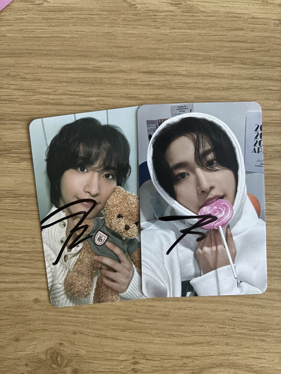 devica1709's tweet photo. اقای سانگهوا رو‌ دیدم و امضا گرفتم✨🌸🐰 
بالاخره یه اتفاق ذوقیی😭🥹🩷

#SEONGHWA #성화
@ATEEZofficial
#SONGZIO26SS #SONGZIO https://t.co/N1iURnBcez
