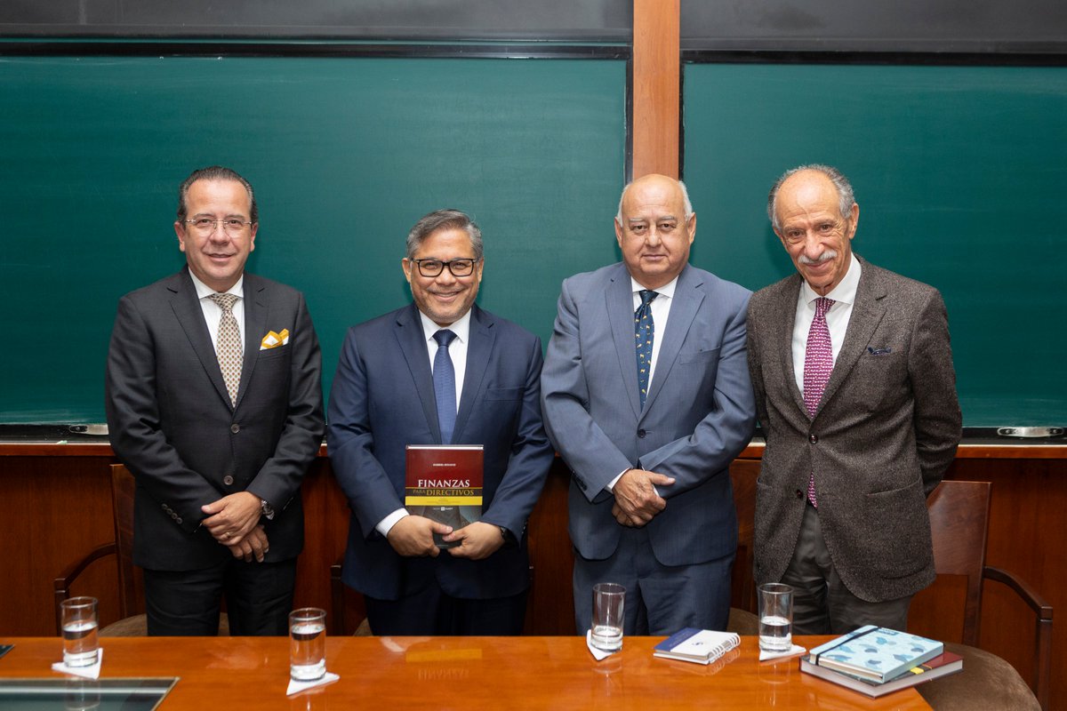Roadmak Solutions (@roadmak) on Twitter photo 📚 Lanzamos en IDE Business School – Quito la 4ta edición del libro 'Finanzas para Directivos' de <a href="/Gabriel_Rovayo/">Gabriel Rovayo, PhD</a>, Ph.D.
Agradecemos a Diego Jaramillo, Roque Sevilla, Mauricio Larraín, Mauricio Pozo y Pablo Lucio Paredes por acompañarnos en este gran evento. 📚 Lanzamos en IDE Business School – Quito la 4ta edición del libro 'Finanzas para Directivos' de <a href="/Gabriel_Rovayo/">Gabriel Rovayo, PhD</a>, Ph.D.
Agradecemos a Diego Jaramillo, Roque Sevilla, Mauricio Larraín, Mauricio Pozo y Pablo Lucio Paredes por acompañarnos en este gran evento.