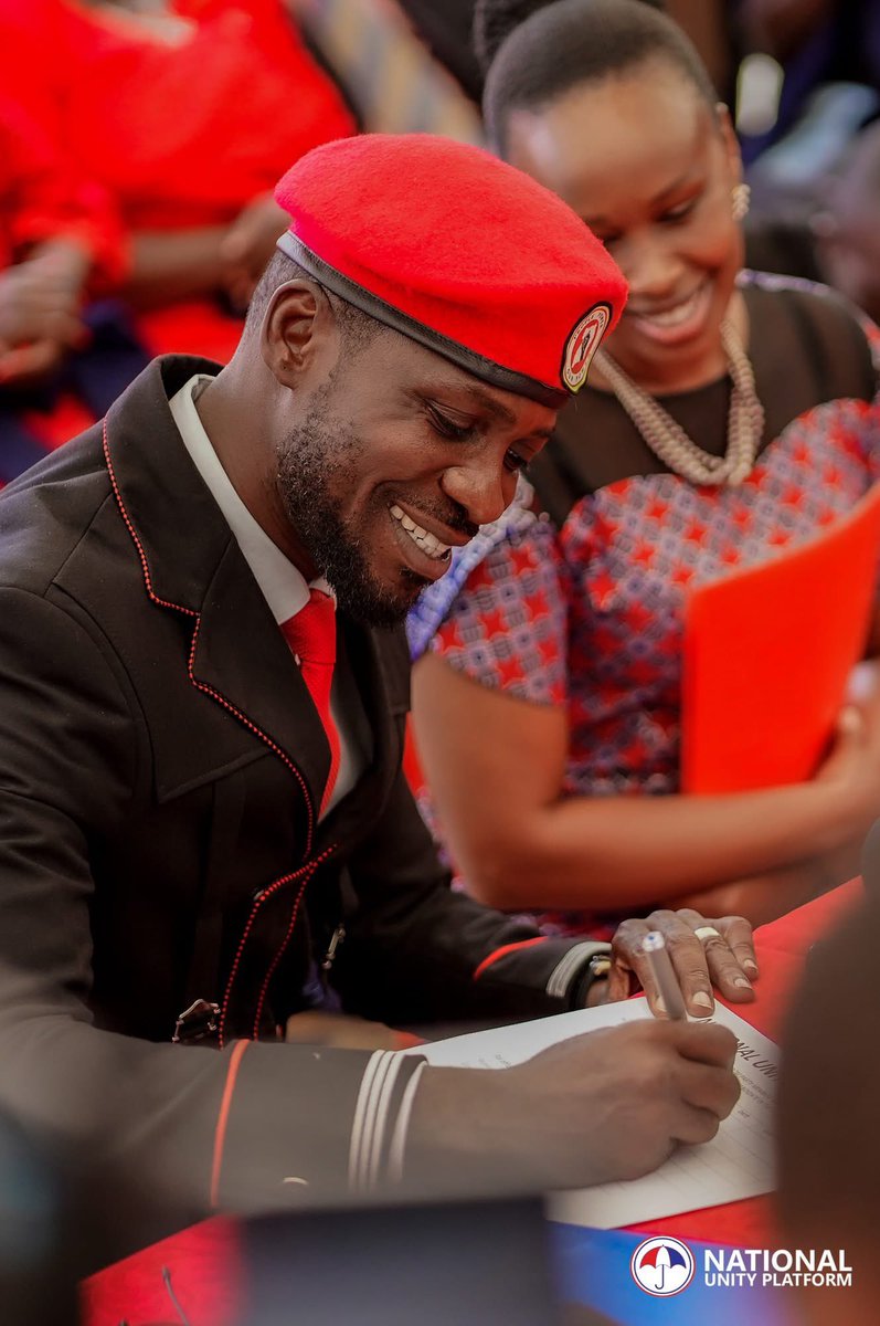 KawalyaAbubakr's tweet image. Our President @HEBobiwine has today noon submitted his expression of interest forms to lead our revolution as the vision bearer and flag holder for our party presidential flag. I’m glad that he will yet again lead our cause as we strive to achieve the NEW UGANDA we envision.…