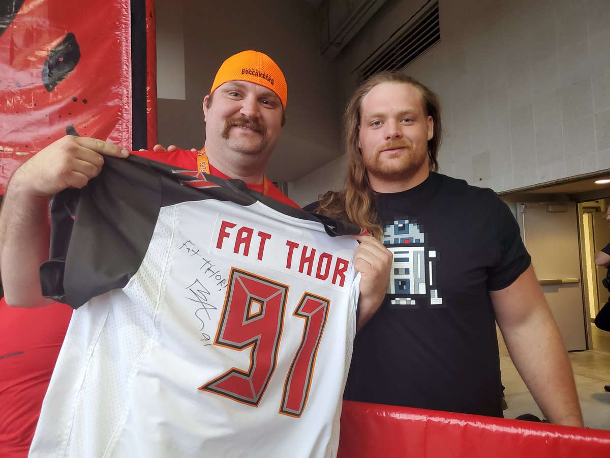 ChefBoyarTall's tweet photo. @Beau_Allen @JasonKelce I'd like to point out I was leaning over and not standing up straight #FatThor https://t.co/w103p4ogrC