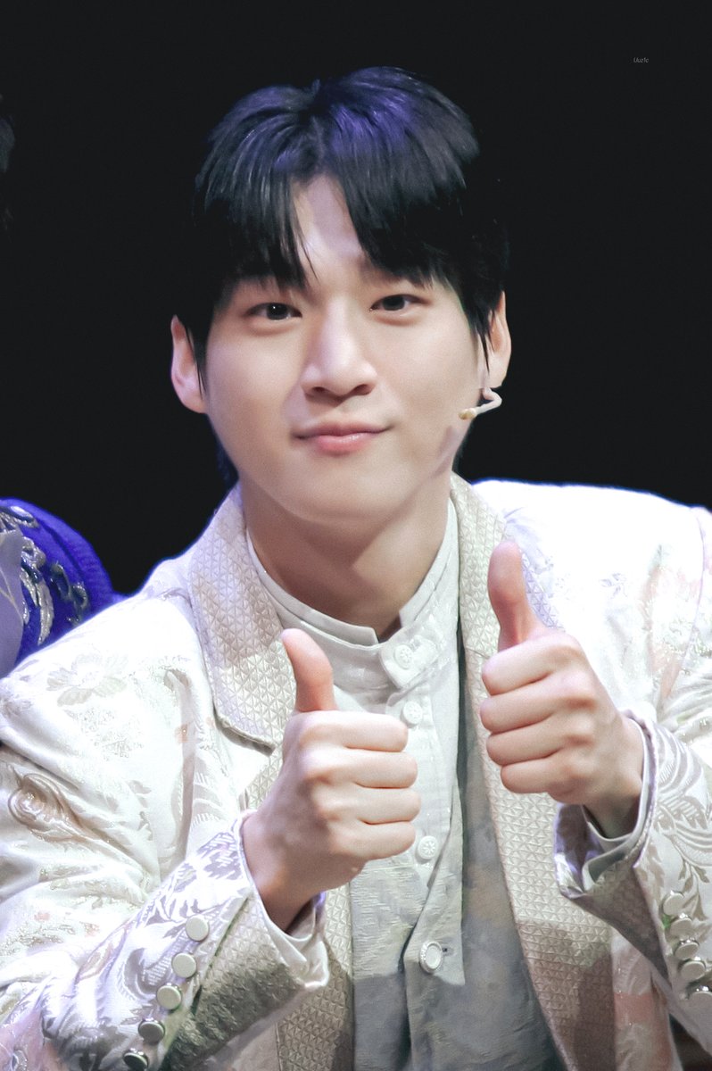 Uuz1c's tweet photo. 250625D 와일드 그레이 그래이공 무대인사
알프레드 더글라스 役 #김리현

(｡• ω • )b https://t.co/DlMDPUrXMA