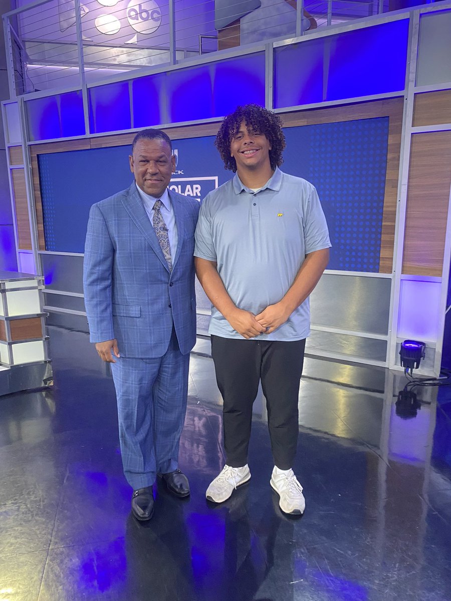 Thank you to <a href="/JoeTrahan/">Joe Trahan</a> and <a href="/wfaa/">WFAA</a> for choosing me as the WFAA scholar athlete of the week . I am very proud to represent <a href="/LHSFball/">Lewisville Football</a> and <a href="/modle1112/">Michael Odle</a> as I contribute to strive for excellence.