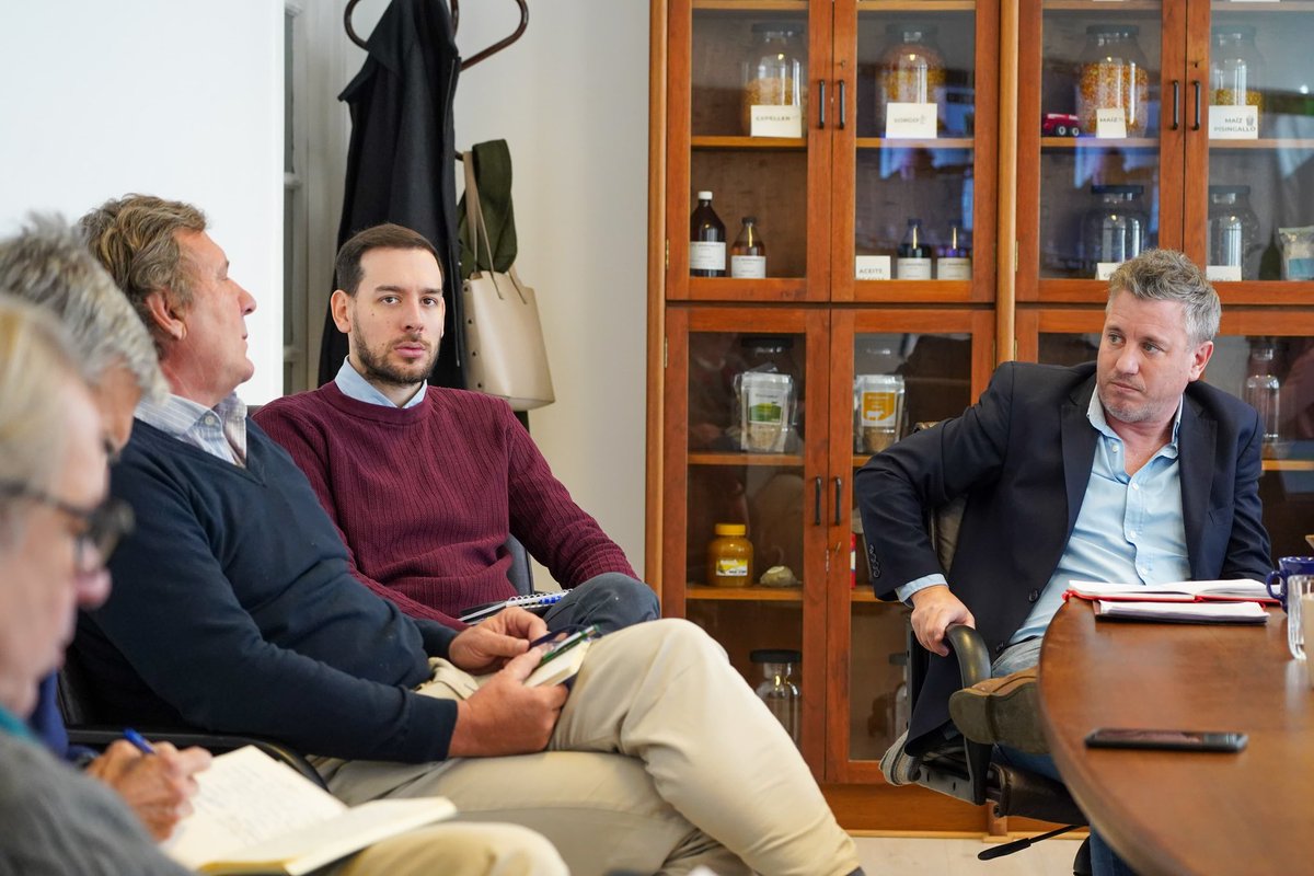 Jornada de debate sobre #Biocombustibles ⛽️♻️🌱

📌Estuvieron presentes: 

• FADA, Aapresid, Maizar, Barbachando por el CEABI
• CARBIO, CAPBA, CEPREB, CASFER, Cámara Bioetanol de Maíz, Centro Azucarero Argentino 

Seguimos trabajando, generando mesas de trabajo y debate 🗣️