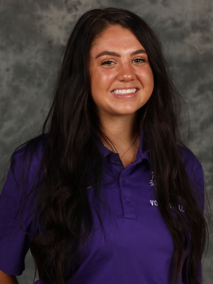 PCTigersVB's tweet image. Coach Carlie Howard – 7th/8th Assistant Coach

Coach Carlie is a proud 2017 graduate of PHSC, where her passion for volleyball took root. She began playing in second grade and went on to compete for four seasons as a Libero/Defensive Specialist for the Tigers.

#Go2Work
 ➡️✌🏽👷🏽‍♀️