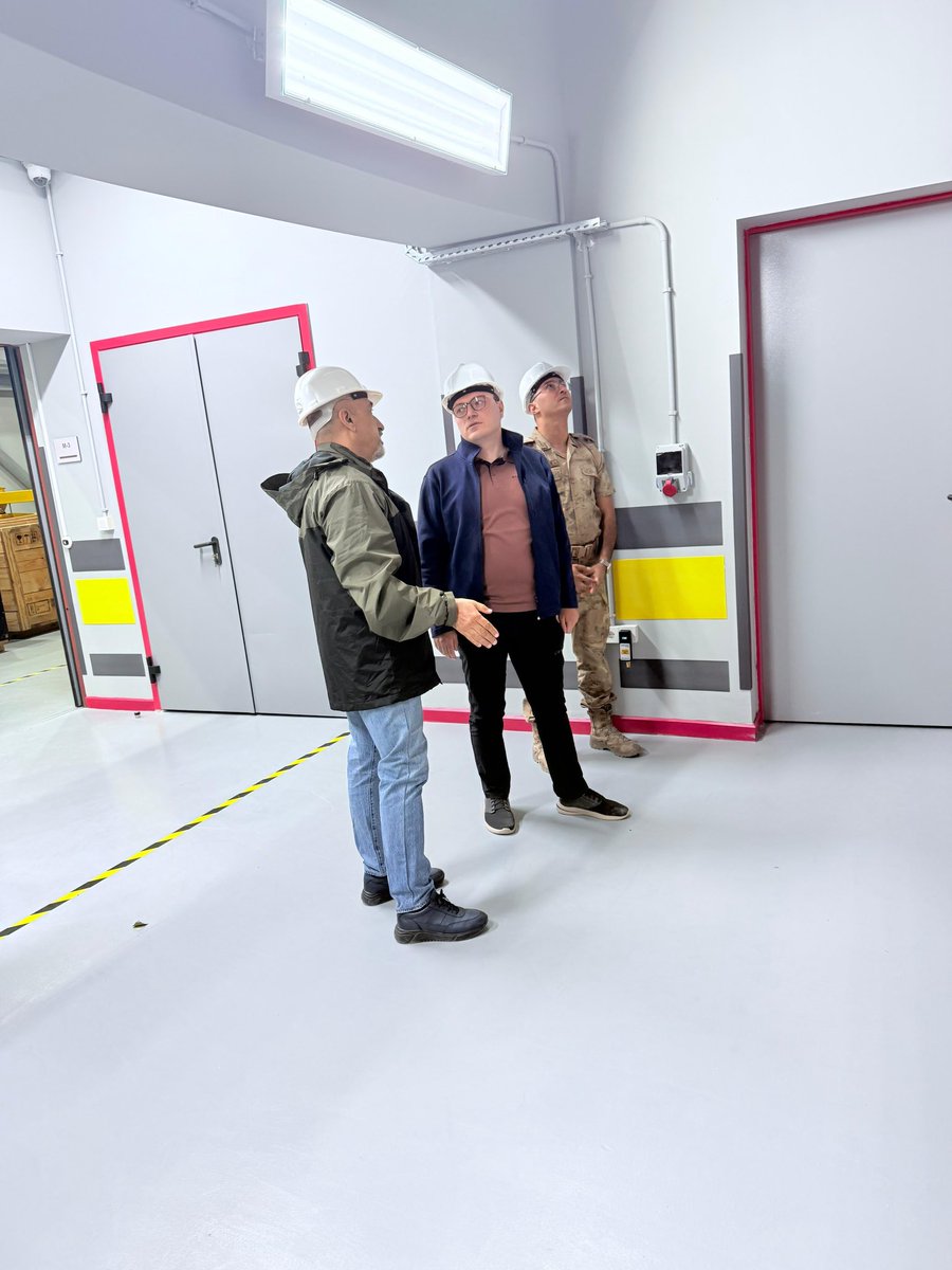 📍Doğu Anadolu Gözlemevi / Palandöken

Avrupa’nın en teknolojik gözlemevi olacak Doğu Anadolu Gözlemevi’ni ziyaret ederek yetkililerden malumat aldık. 

Devreye alındığında uzayla ilgili mühim bilimsel çalışmaların yapılacağı bu kritik tesis ülkemize ve dünyaya uzay