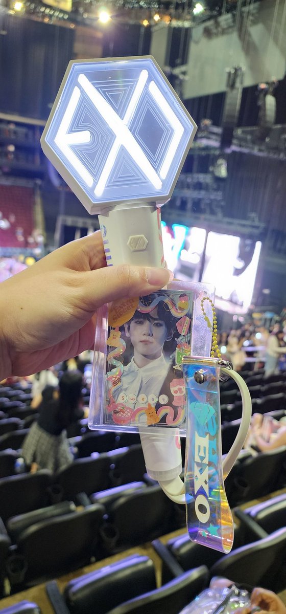 bunbunjunmyeon's tweet photo. Baekhyun was so amazing 😭 6.23.25 ❤️ I waited 8 years for you to visit again @B_hundred_Hyun thank you for coming back! https://t.co/r14JqeIr7A
