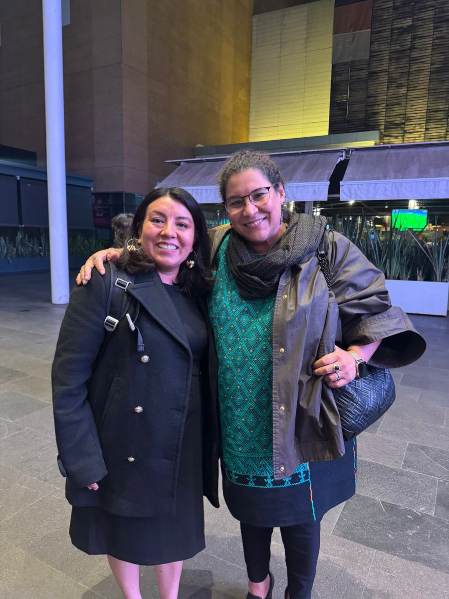 Qué gusto saludar y conversar con la ministra Lenia Batres Guadarrama. 
La felicité por su reelección y platicamos sobre la importancia de fortalecer una verdadera justicia para las mujeres indígenas, con perspectiva de género e intercultural. 
#PueblosIndígenas
<a href="/LeniaBatres/">Lenia Batres</a>