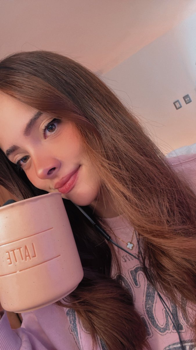 BELLUUUUUUUM DÍA 1 🗣️ stream todo el diaaa

twitch.tv/vickypalami