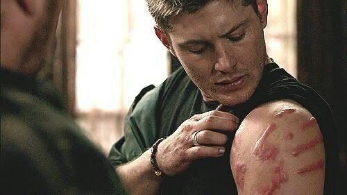 CasIsLoved's tweet photo. The funniest thing in Supernatural gotta be Cas rebuilding Dean meticulously, freckle by freckle after pulling him out of hell and then saving Sam from the Pit and ... forgetting his soul. 😂😭😭 https://t.co/Wmd9nA2dGq