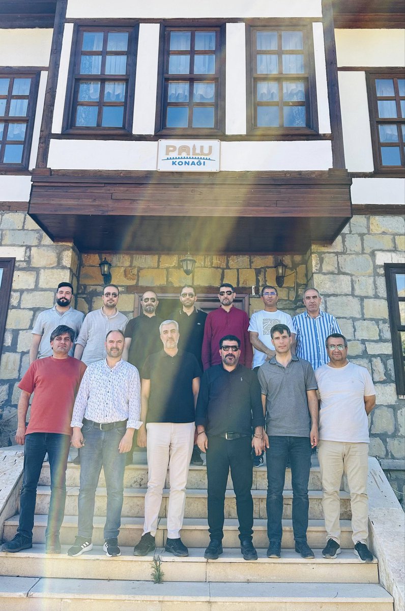ebselazig1's tweet photo. 📍Palu
İlçe Başkanları toplantımızı kadim ilçemiz Palu'da gerçekleştirdik. 2024-2025 Eğitim-Öğretim yılındaki sendikal çalışmaları değerlendirdik.

'Yeni Seferler, Yeni Zaferler'
şiarıyla önümüzdeki dönemlerde de yetkimizi perçinlemek adına çalışmalarımızın planlamasını yaptık. Yetkimizi muhafaza etmemizde ve sendikal çalışmalarda üyelerimize ve eğitim çalışanlarına verdikleri pozitif desteklerden ve gayretli çalışmalarından dolayı tüm ilçe başkanlarımıza teşekkür ediyoruz. 
#Elazığ #İyikiEğitimBirsenVar