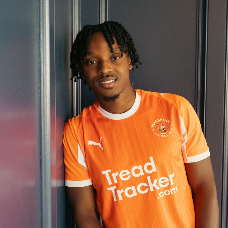 BlackpoolFC's tweet photo. Niall Ennis returns to Blackpool on a permanent basis for an undisclosed fee from @stokecity.

🍊 #UTMP | https://t.co/CXzepjKWWB