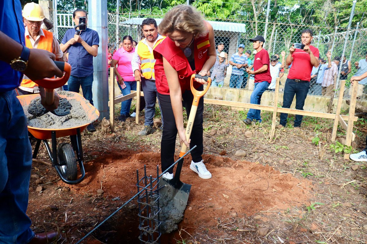 AECID El Salvador tweet media