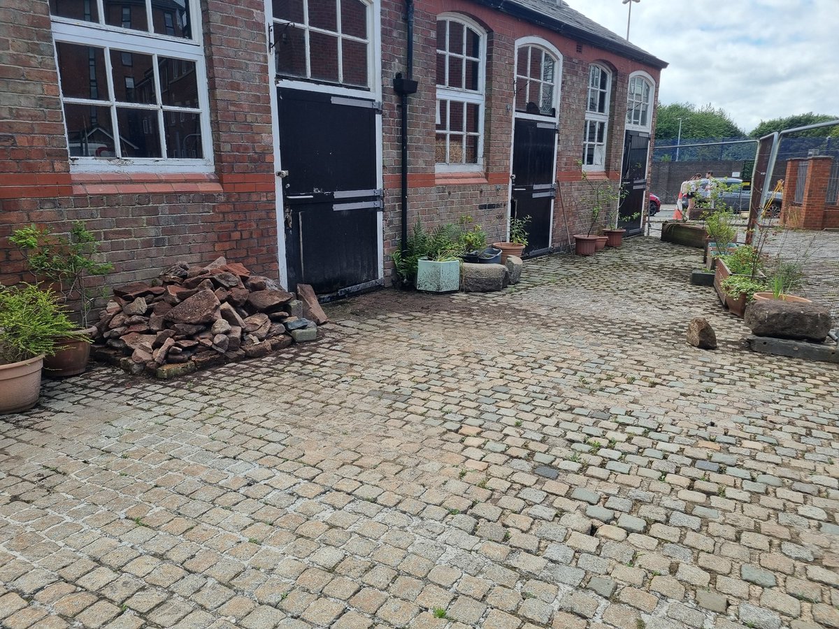 scouse_mouse_20's tweet image. Popped to the Heritage Centre today while it was closed. Ear buds in and away I went. Did a bit of weeding while no one was around. It was so peaceful, but hot