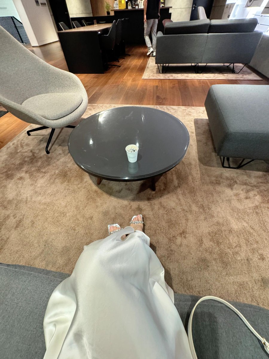 Simple clothes always make a person more beautiful🌷✨