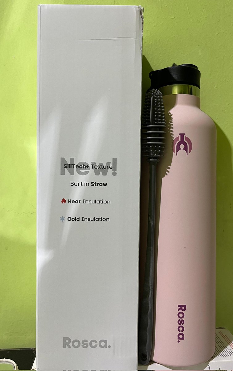 molkydd's tweet photo. WTS tumbler Rosca 1 liter warna pink pea dijual karena kebesaran untuk dibawa kuliah, cocok buat dikantor atau buat minum sehari hari, belom dipakai sama sekali, barang mulus tidak ada cacat sama sekali, sudah dapet alat pembersih sedotan dan tumblernya, 150k saja https://t.co/F8EaxYRFTx