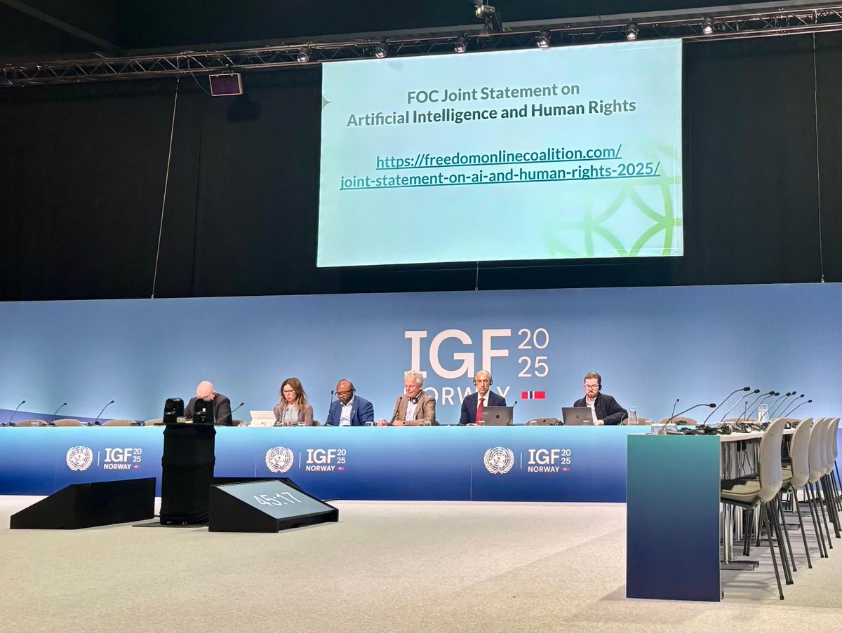 🌍🤖 ¡Ya está disponible!

La Declaración Conjunta sobre IA y Derechos Humanos reafirma el compromiso global con una inteligencia artificial que sea:

🔹 Respetuosa de los #DerechosHumanos.
🔹 Centrada en las personas. 
🔹 Segura, confiable y ética.
🔹 Basada en la rendición