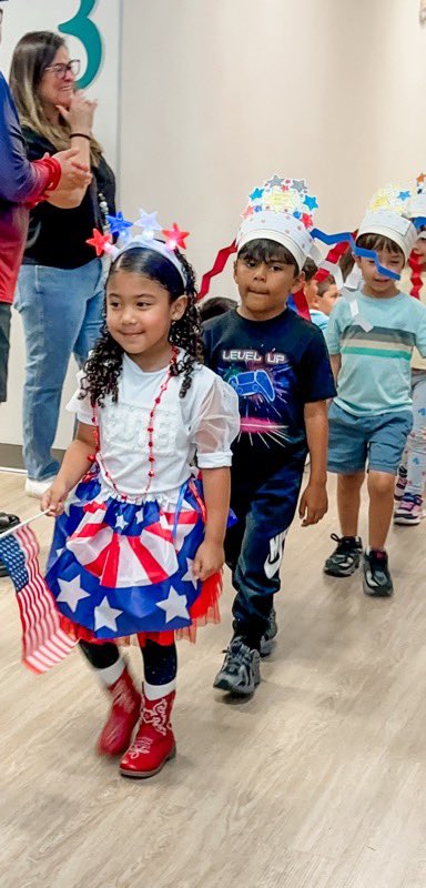 teamduenez's tweet photo. Had a blast in our annual 4th of July Parade!! 💙❤️🤍 @J_Duddington  @J_Liu321  #KatyISD #NEKSAT25 https://t.co/87Ym59uxpL