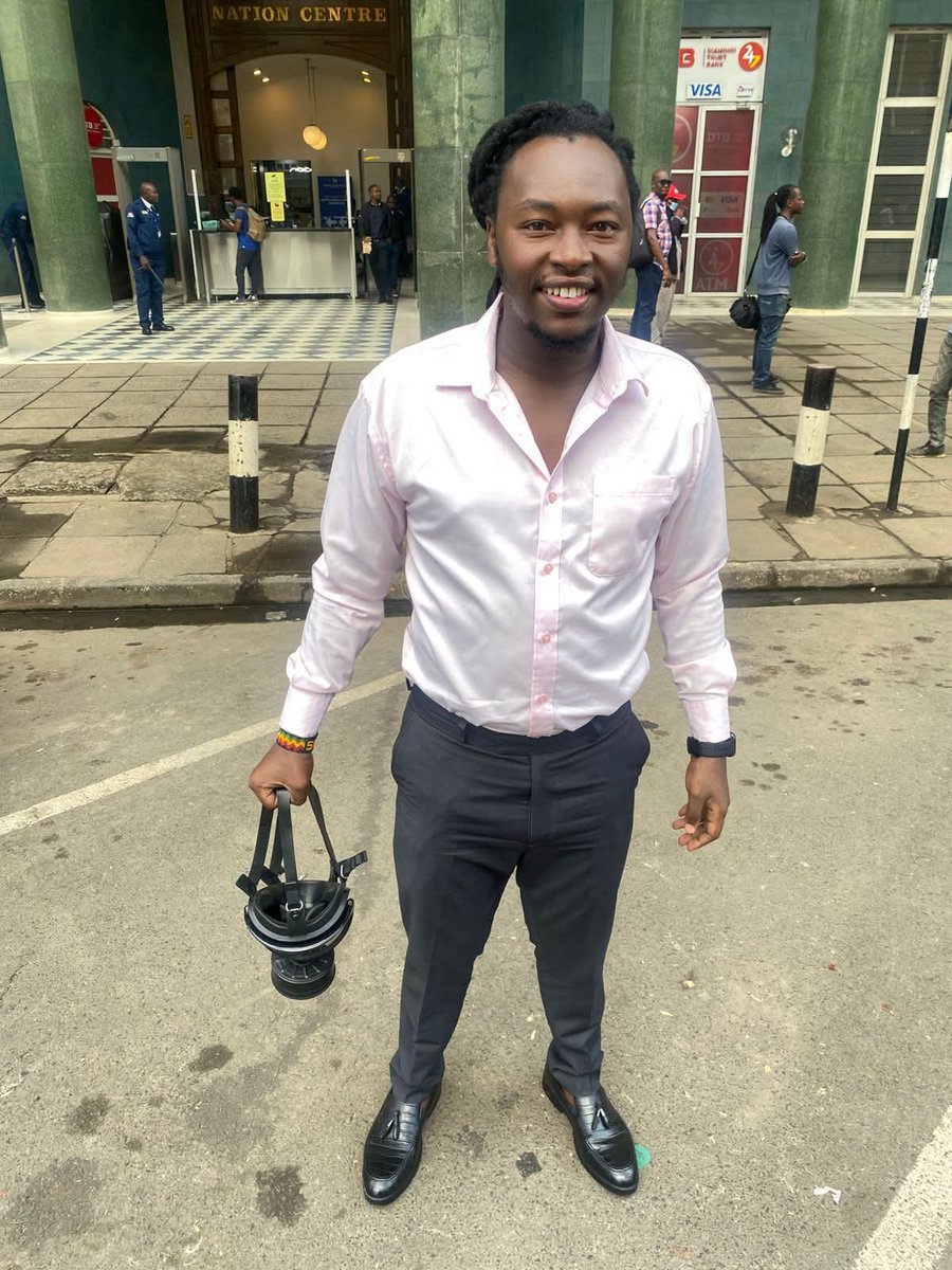 On a day meant to honour our fallen heroes, we were met with teargas and live bullets instead of peace. How do we remember those who died fo freedom, when the same freedom is denied on our streets? But we'll never be silenced we'll never stop.tupatane #RockersNation tuwa firebuon