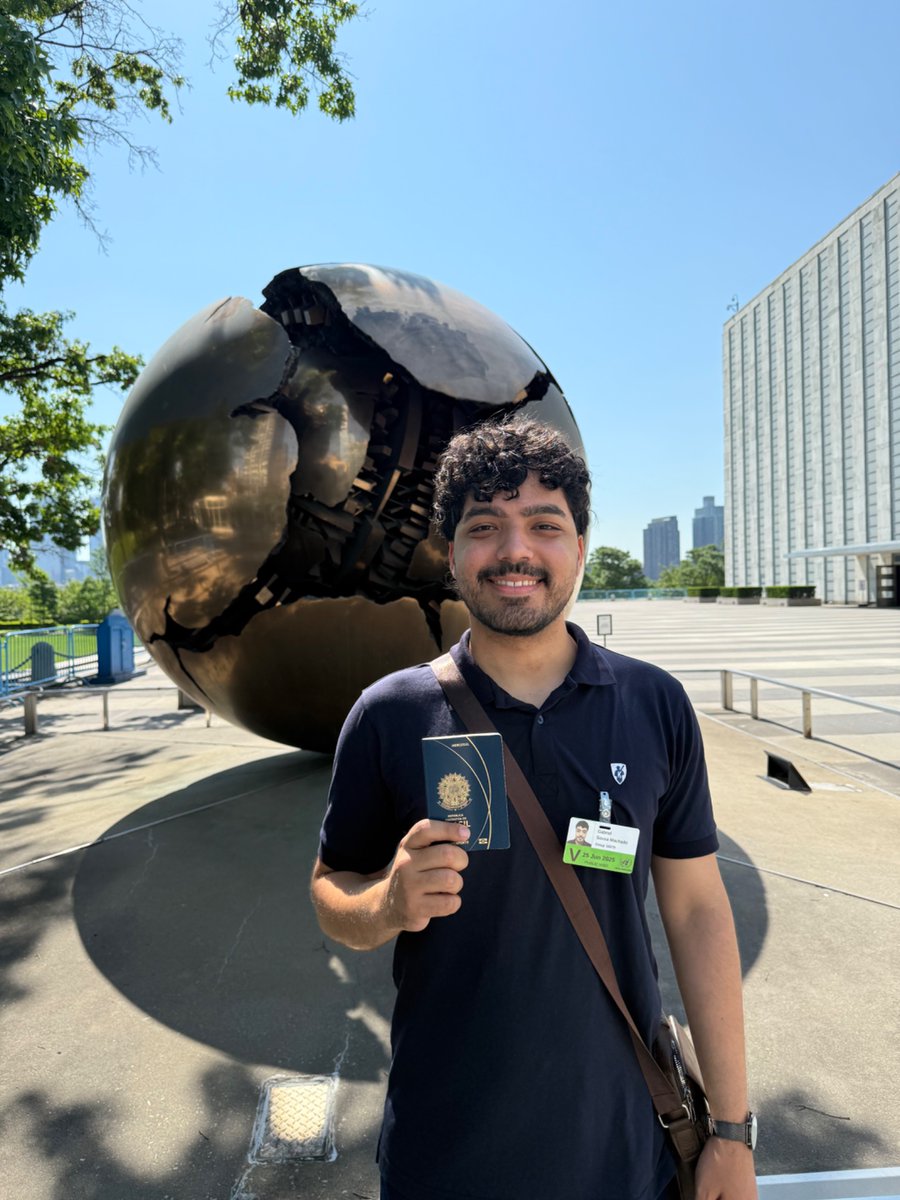 gab 📖 tweet media