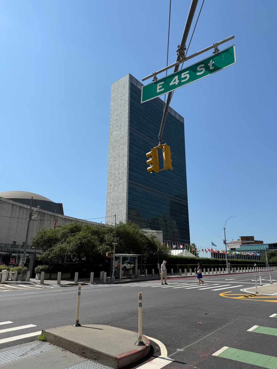 gab 📖 tweet media