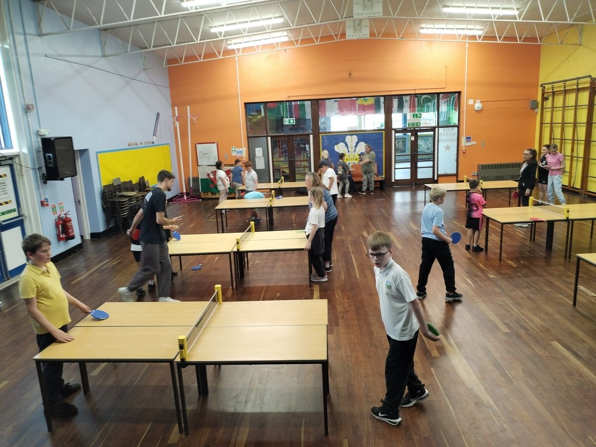 Sports Week Day 3: balloon skills, the indoor track, table tennis, bowling, sports day races and the skate park!