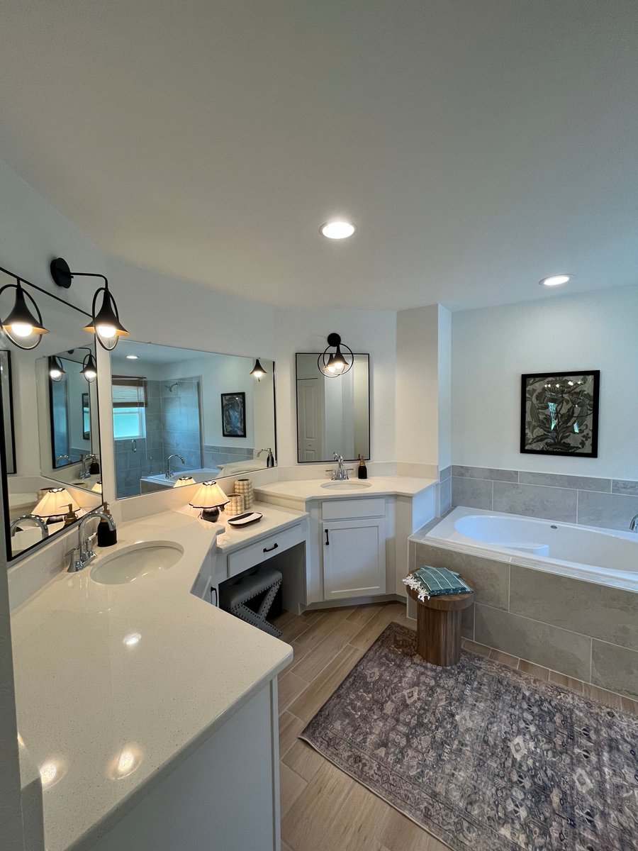 SouthernHomesFL's tweet photo. 🔑✨ Sneak peek time! We’re putting the finishing touches on our newest model home. We can't wait for you to see it! 😍
#ModelHome #NewConstruction #DreamHome https://t.co/fYVSB3uM8t