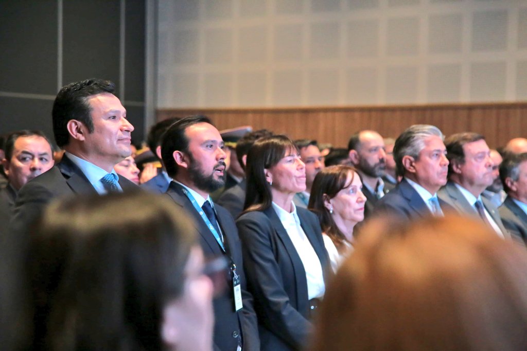OLlancafilo's tweet photo. #Argentina🇦🇷 #Chile🇨🇱 #Neuquén
XXXIX Comité Integración de Los Lagos. Neuquén Junio 2025.
Excelente evento para regiones de Chile y provincias Argentinas.
Felicitaciones Gobernador @Rolo_Figueroa y a todo el equipo que trabajó en la organización, un placer acompañarlos.
Hoy Neuquén sede de jornadas que permitirán la planificación de acciones conjuntas entre ambos países. Energía, vías de comunicación, ampliación y mejoras de pasos fronterizos entre otros temas.
El Comité de Integración de los Lagos se integra por representantes de las provincias argentinas de Neuquén, Río Negro, Chubut y Bahía Blanca, y de las regiones chilenas de Ñuble, Biobío, Araucanía, Los Ríos y Los Lagos. Además, participan autoridades nacionales de ambos países, como embajadores, cónsules, gobernadores e intendentes, así como empresarios y representantes de diversas instituciones.
Se trata de un espacio clave para dialogar y avanzar en una agenda común de esta región de ambos países que muchas veces no son la prioridad de los gobiernos nacionales, desaprovechando un potencial único que incluso sirva como puente para unir el Atlántico con el Pacífico, contribuyendo a la diversificación de las matrices económicas y sociales de ambos países.