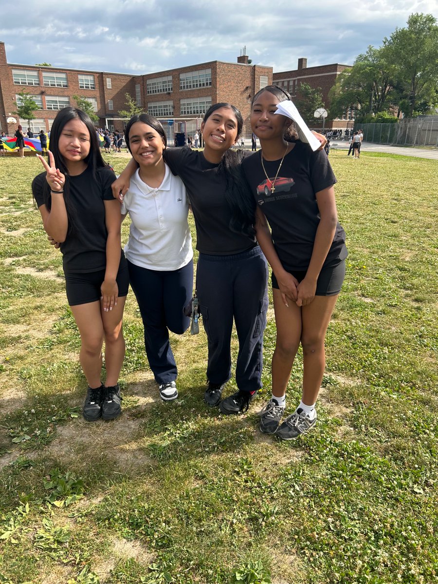 IdaMandarino's tweet photo. STA students enjoying play day! Thank you to our wonderful staff for organizing such a fun morning for the students!@TCDSB_RDAddario @TCDSB @STA_TCDSB https://t.co/B25iXnXafq