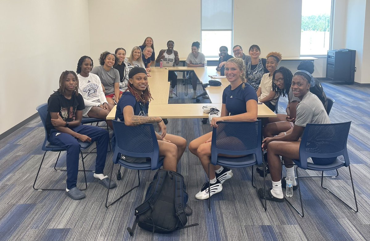 Team 52 got an awesome look into <a href="/GSAthletics_WBB/">Georgia Southern Women’s Basketball</a> program history today thanks to <a href="/tcjsavannah/">Chad Jackson</a> ! Our players loved learning about those who have put the GS on before them! #HailSouthern #GATA 🦅